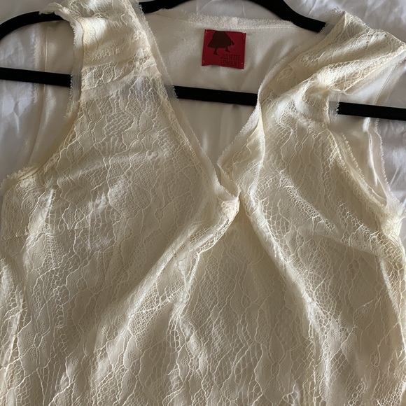 Juliette Longuet lace dress. Size 2. Like new. Side zip. French designer. - Picture 8 of 8